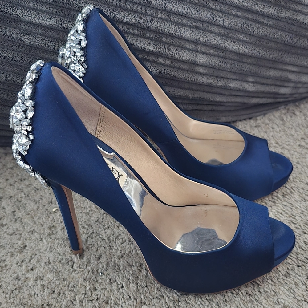 STILL AVAILABLE FOR PURCHASE - Badgley Mischka Heels Size 6.5M
